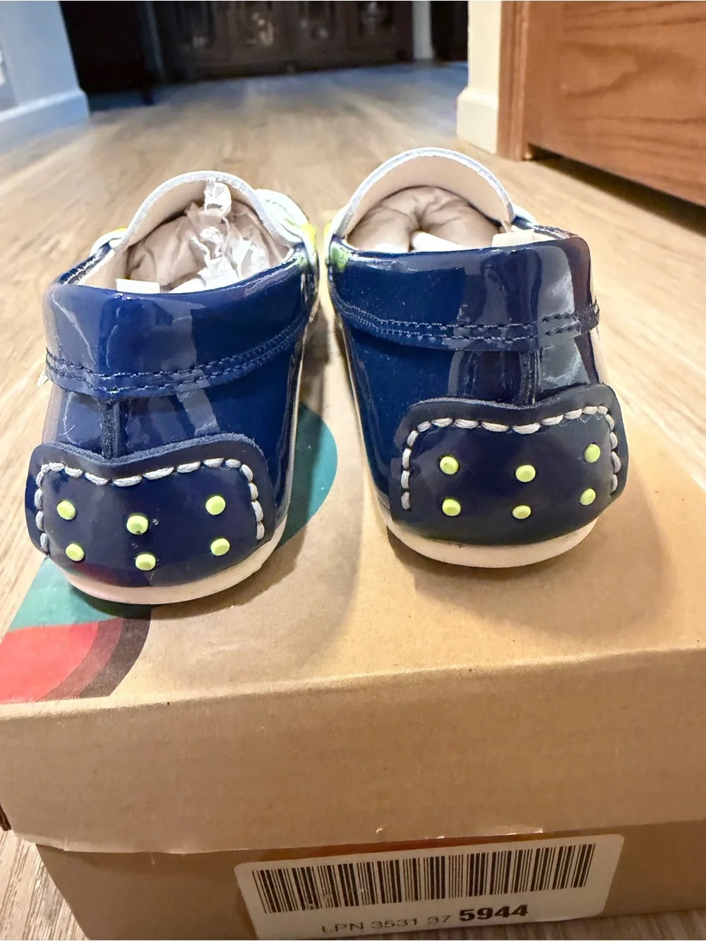 Umi Morie I Genuine Leather Girls Loafers Size 10.5 NIB